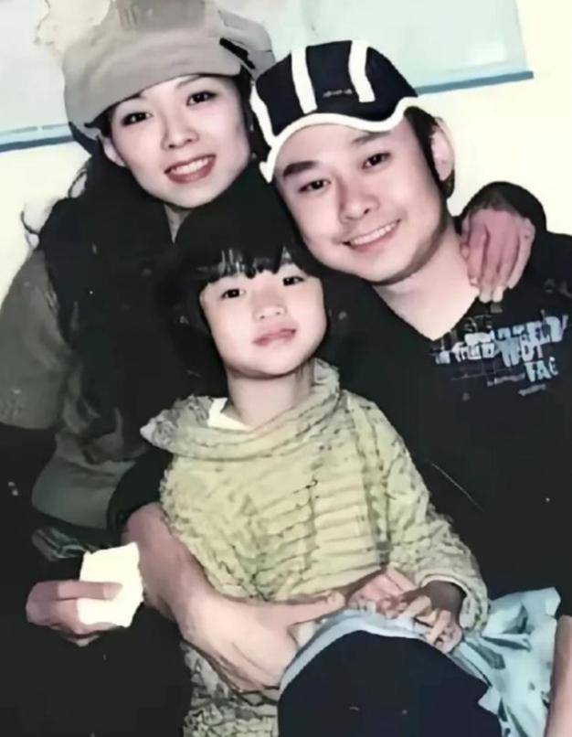 抛下40天女儿与人私奔 刀郎前妻见夫爆红找上门 抛下40天女儿与人私奔 刀郎前妻见夫爆红找上门