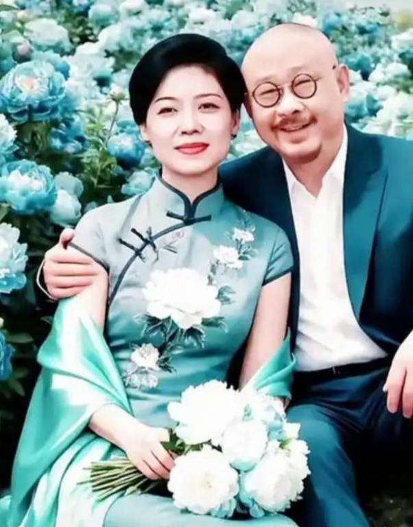 抛下40天女儿与人私奔 刀郎前妻见夫爆红找上门 抛下40天女儿与人私奔 刀郎前妻见夫爆红找上门